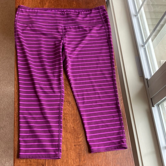 Athleta XL capris - Picture 1 of 8